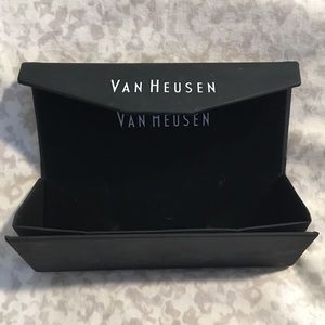 Van Heusen glasses case